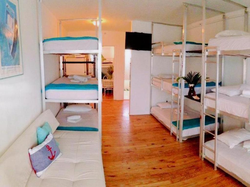 Bikini Hostel, Cafe & Beer Garden - Adults Only — Photos 3